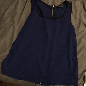 Cute sleeveless top!